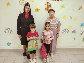 "Помоги пойти учиться "Подарки первоклассникам"